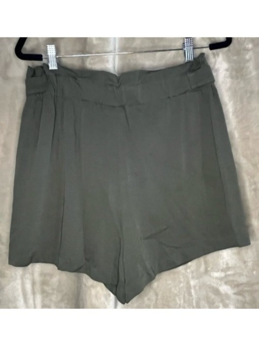 a.n.a A New Approach High Waisted Green Pleated Shorts Front Pocket Size 12 - Picture 6 of 11